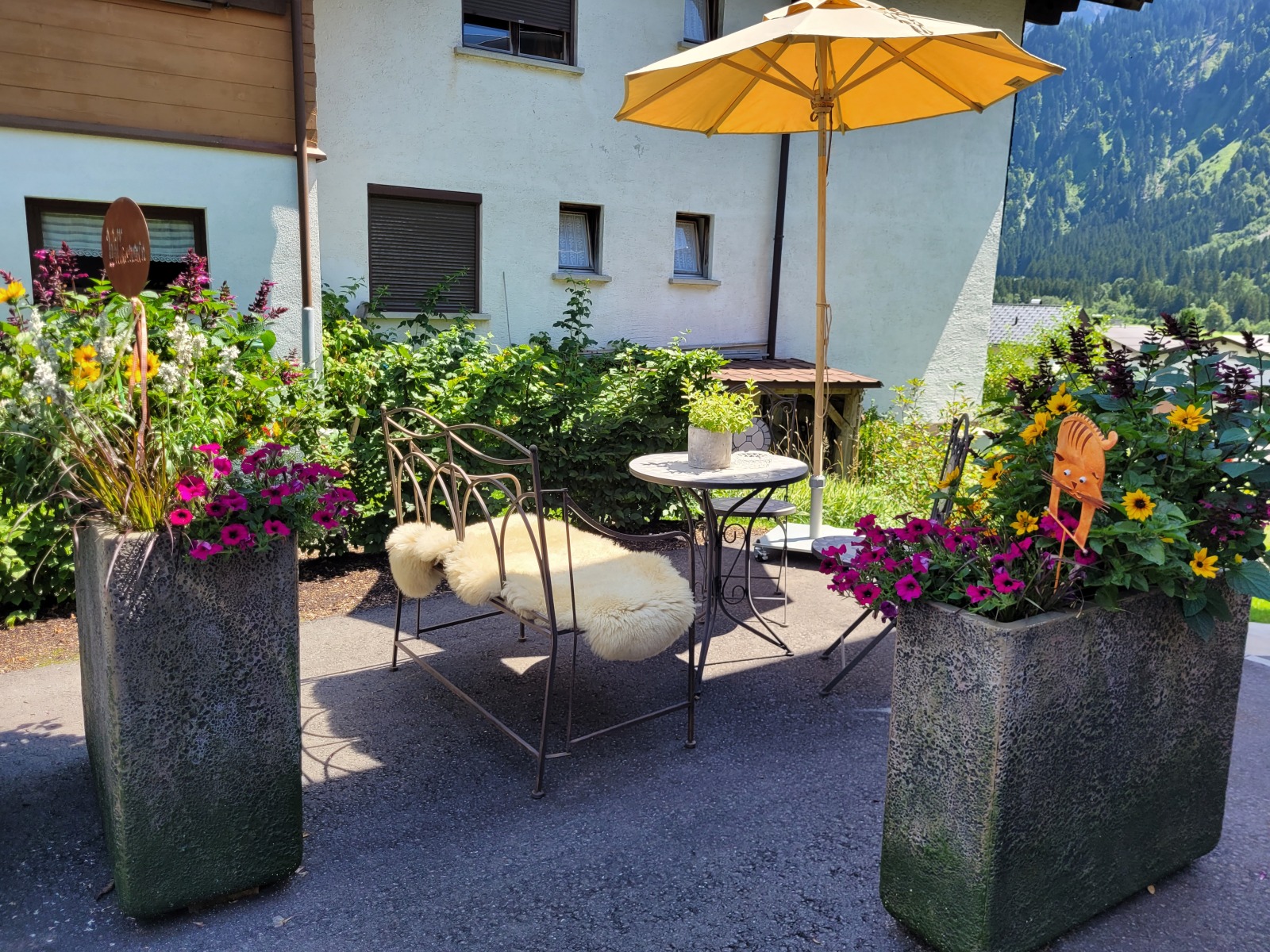 Sitting area by the parking lot